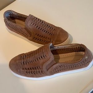 Hush Puppies Slip on sneaker Women’s size 8.5